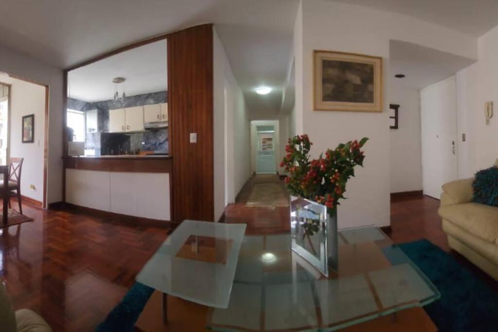 Excelente Ubicacion En Los Palos Grandes Apartment Caracas Luaran gambar